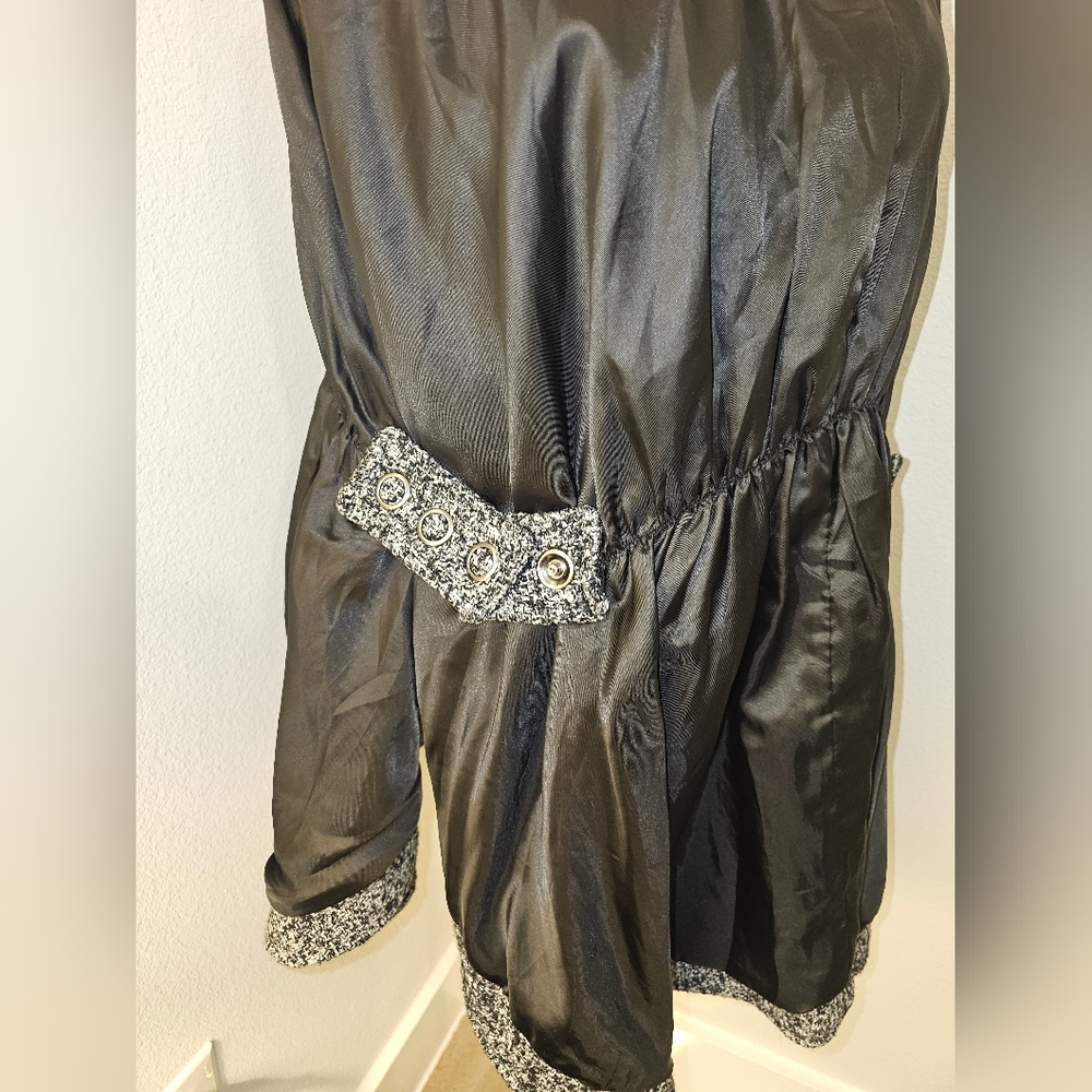 Steve Madden gray tweed adjustable cape, Size xl, brushed nickle hardware - Picture 9 of 9